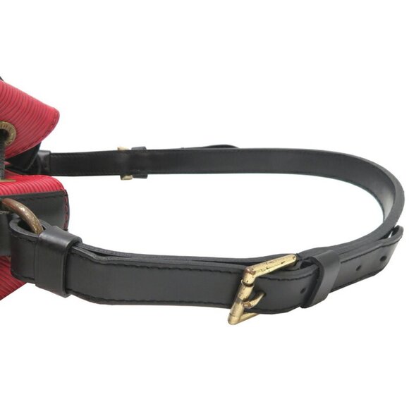 LOUIS VUITTON Red Shoulder Bag - Picture 5 of 10